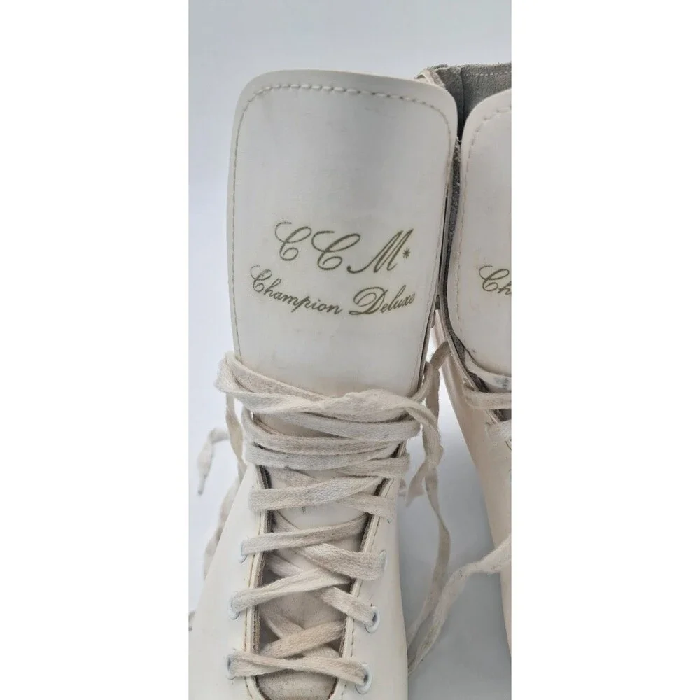 CCM Champion Deluxe Skates Ladies Sz 11 Figure Ice Skates